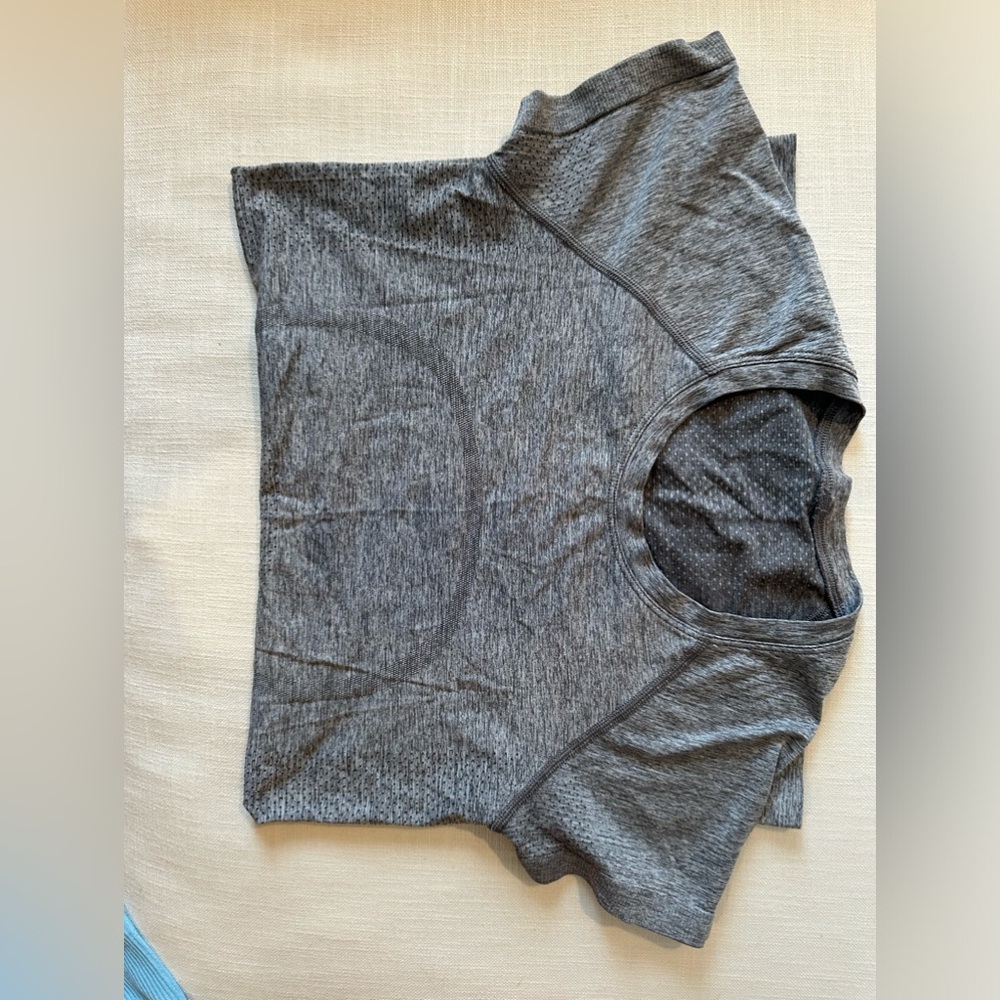 LULULEMON TOP